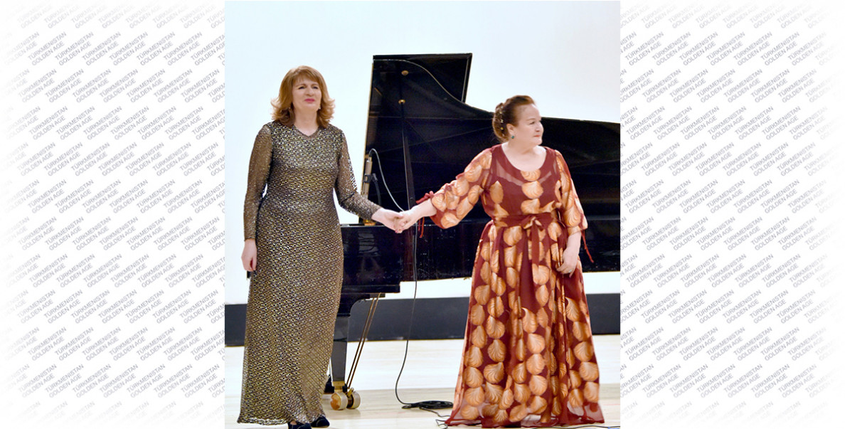 Bahar kalplarda nagma kakýar: Aşgabatda GDA halklarynyň aýdym-sazlary ýaňlandy