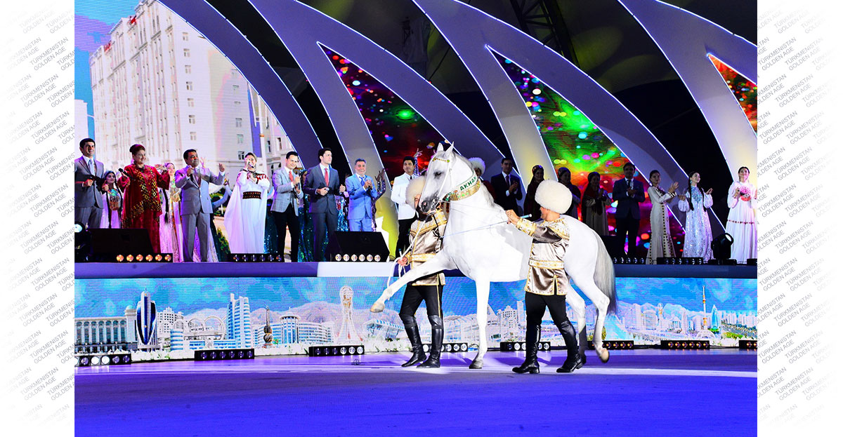Ýurdumyzda “Soňky jaň” we Aşgabat şäheriniň güni mynasybetli dabaralar geçirildi