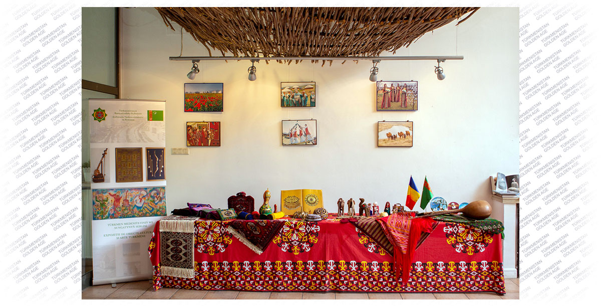 В Румынской столице развёрнута выставка, посвящённая туркменскому ковроделию