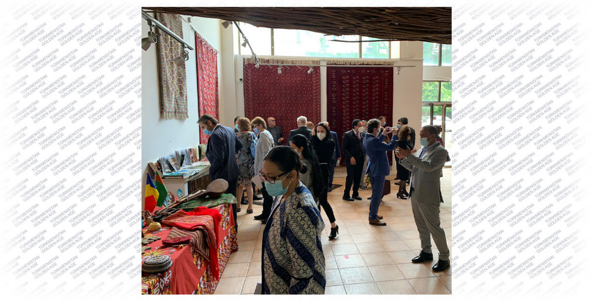 Exhibition dedicated to Turkmen carpet weaving is launched in the capital of Romania