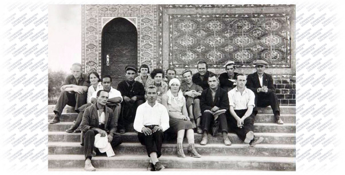 Lengston Hýuz: güneşli Türkmenistana syýahat