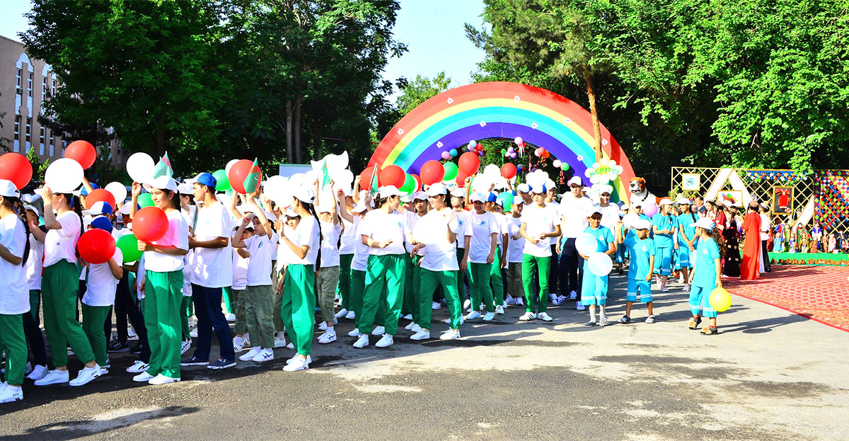 Children of the country go to recreation centers for vacation in Turkmenistan