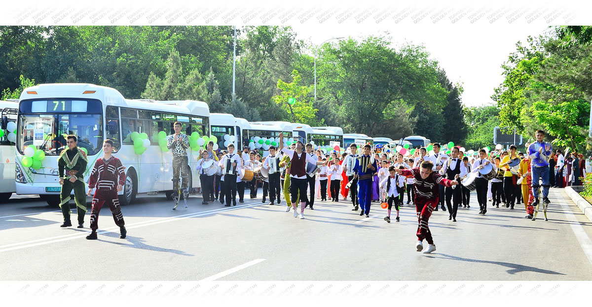 Children of the country go to recreation centers for vacation in Turkmenistan