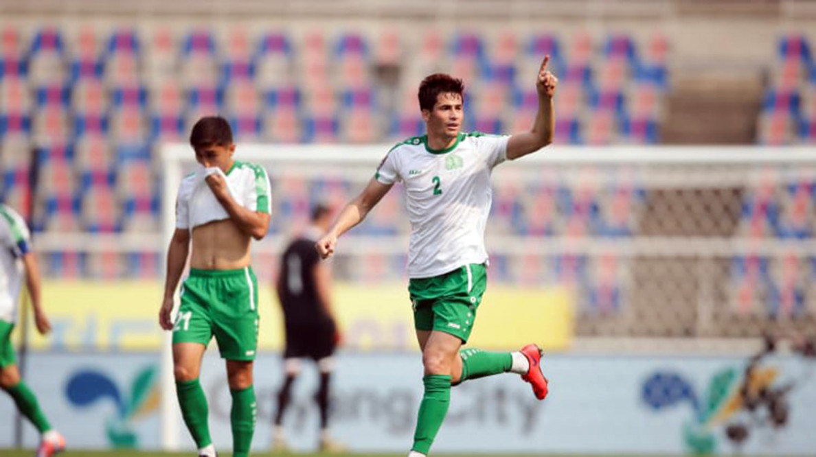 Turkmen football players take over Lebanese team in qualifying match for 2022 World Cup