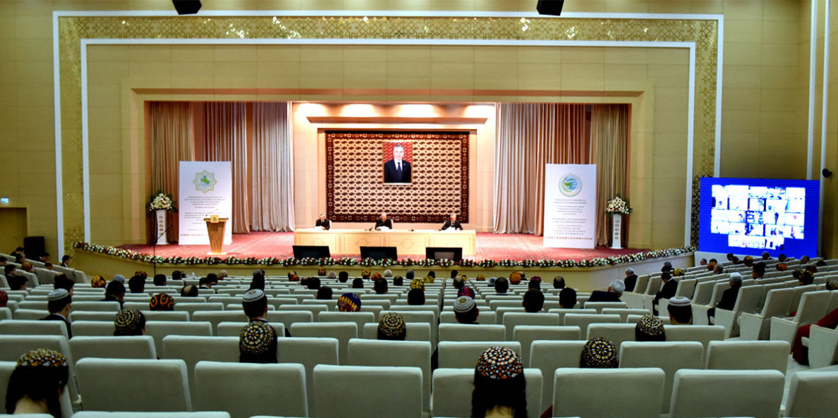 Turkmen scientists celebrate professional holiday