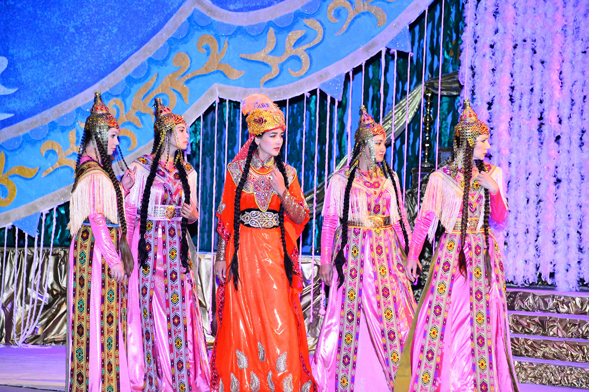 Halkymyzyň döredijilik däpleri baýlaşýar