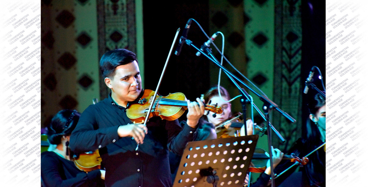Takhir Ataev's Orchestra: Vivaldi + Richter