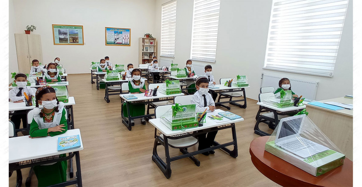 The school was named after the warrior and teacher Annak Sakhetmuradov