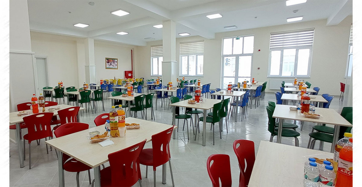 The school was named after the warrior and teacher Annak Sakhetmuradov