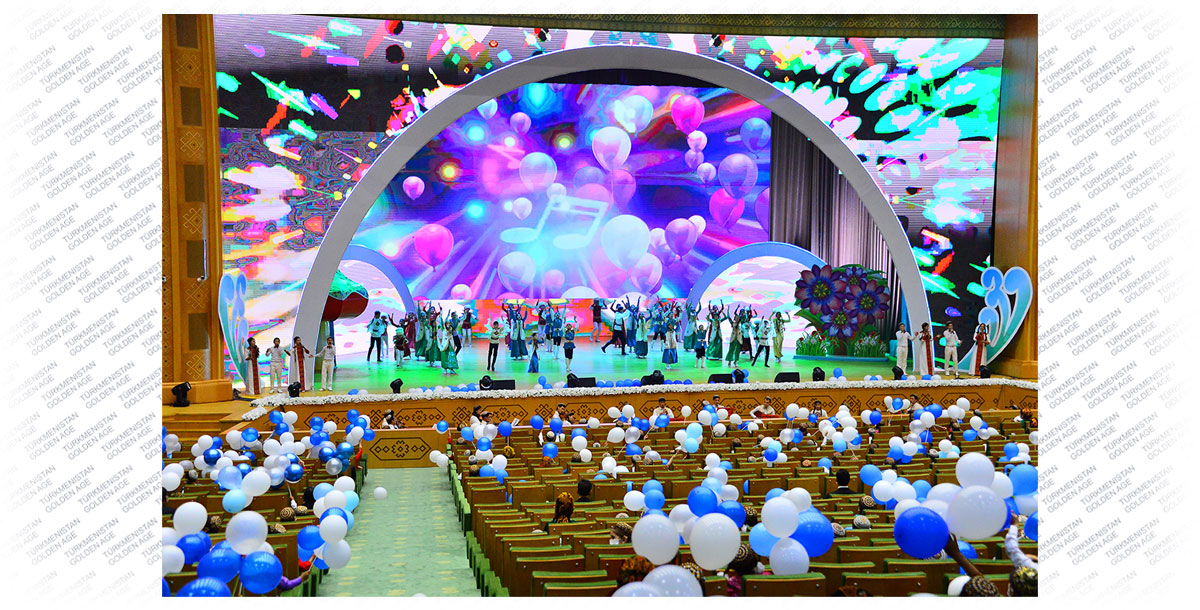 Watanymyzyň Garaşsyzlyk baýramy mynasybetli çagalar aýdym-saz bäsleşiginiň jemleýji tapgyryna gatnaşyjylaryň konserti