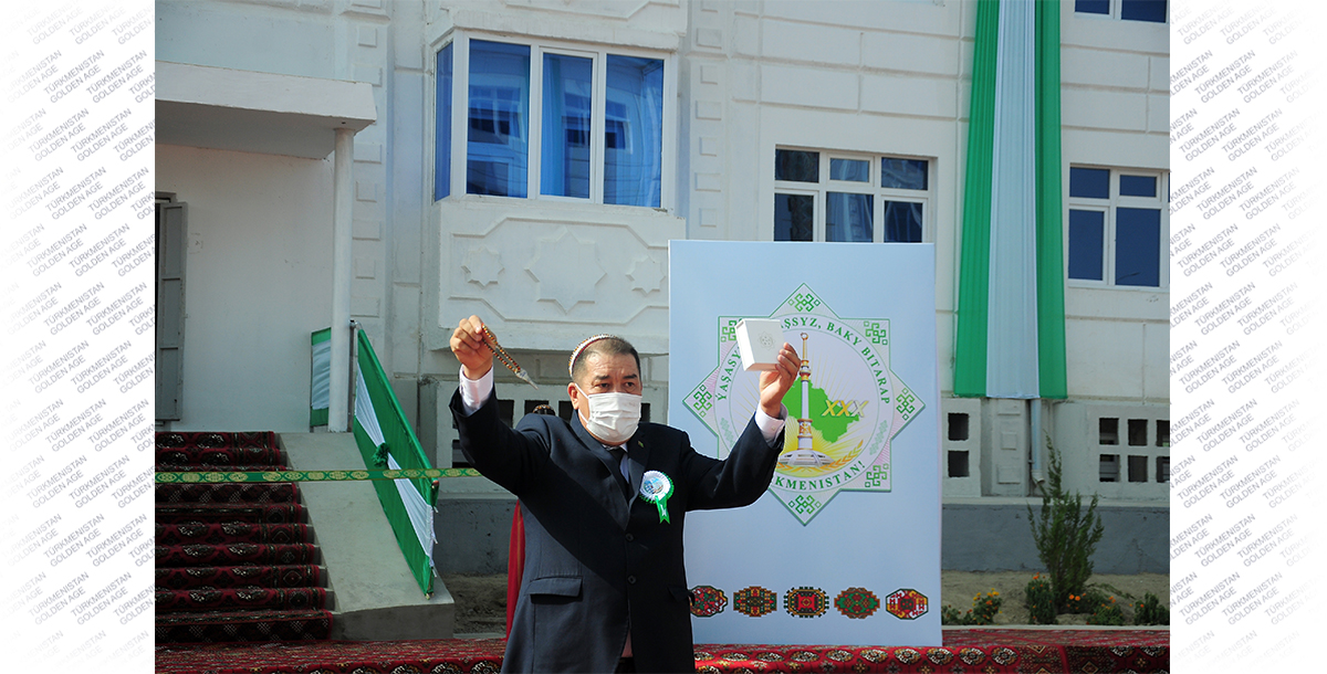 В Анау накануне 30-летия независимости Туркменистана введены в эксплуатацию новые дома