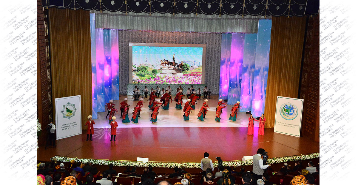 Награды Родины –  за вклад в развитие страны и общества