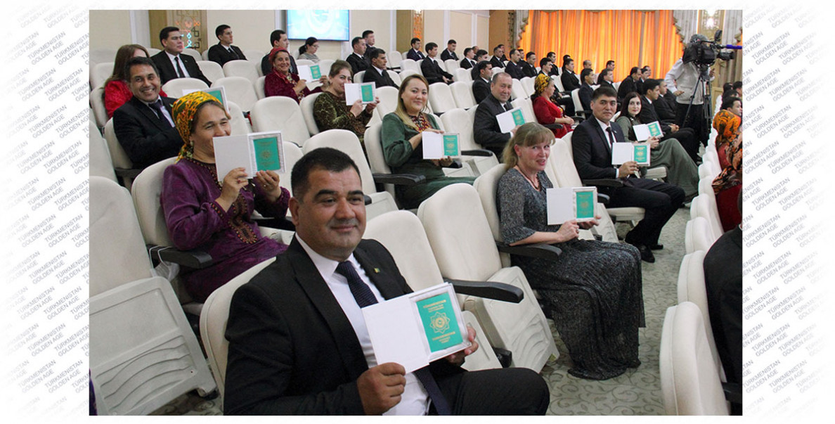 New citizens of Turkmenistan awarded passports