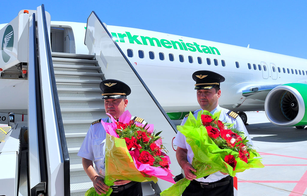 В Международном аэропорту Ашхабада приземлился новый «Boeing-737-800»