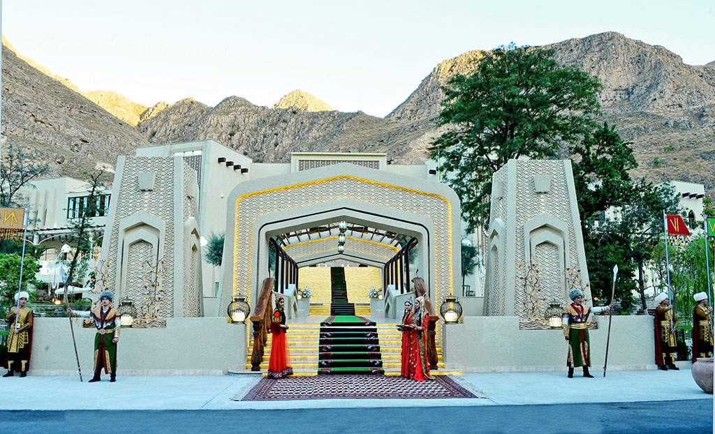 The Head of the State participates in the opening ceremony of Gala cultural and entertainment centre