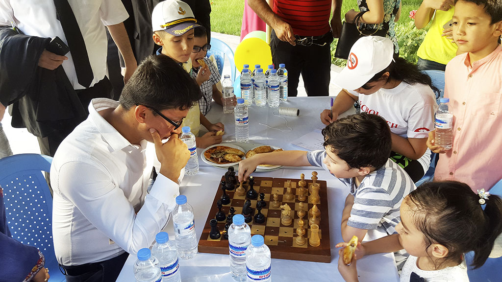 Representatives of the UN agencies and different organizations take part in sports event