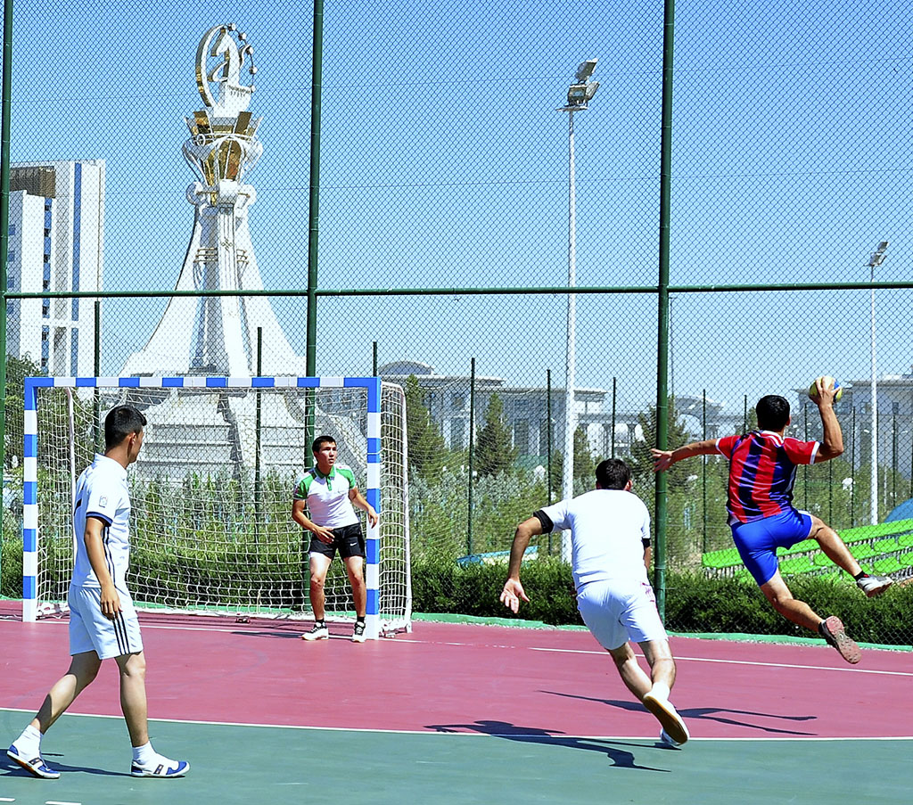 Giriş synaglary başlandy