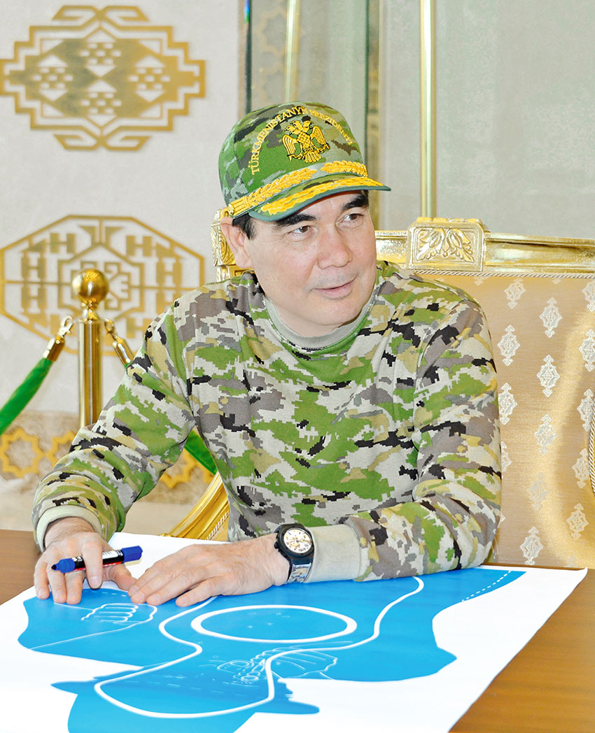 The President of Turkmenistan inspects the readiness of the Armed Forces