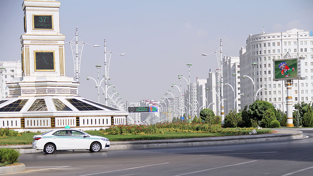 New buses and taxis replenishes Ashgabat fleet of vehicle 