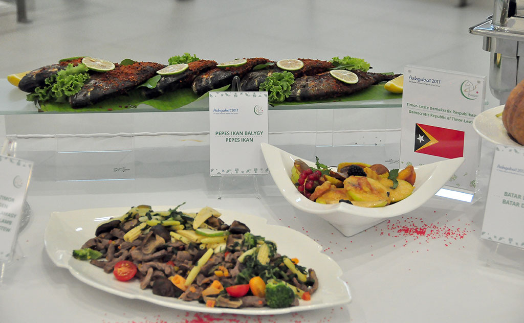 President Gurbanguly Berdimuhamedov visits “Dishes of 2017 Asian Games” exhibition