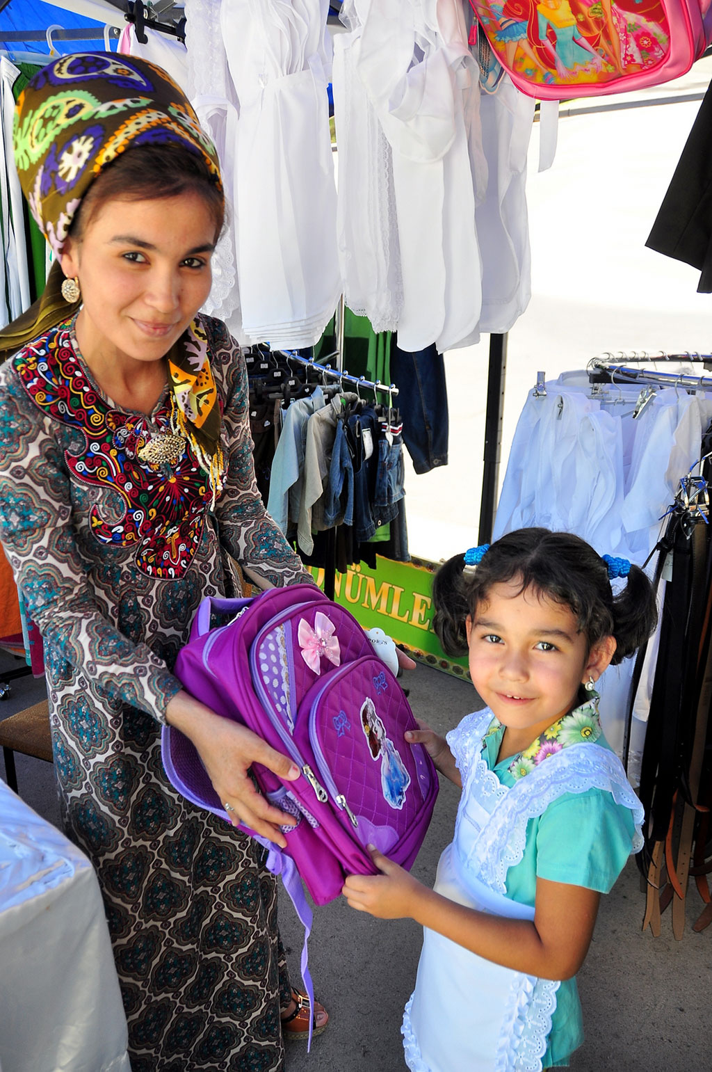 Awgustyň ikinji ýarymy-täze okuw ýylyna işjeň taýýarlyk döwridir