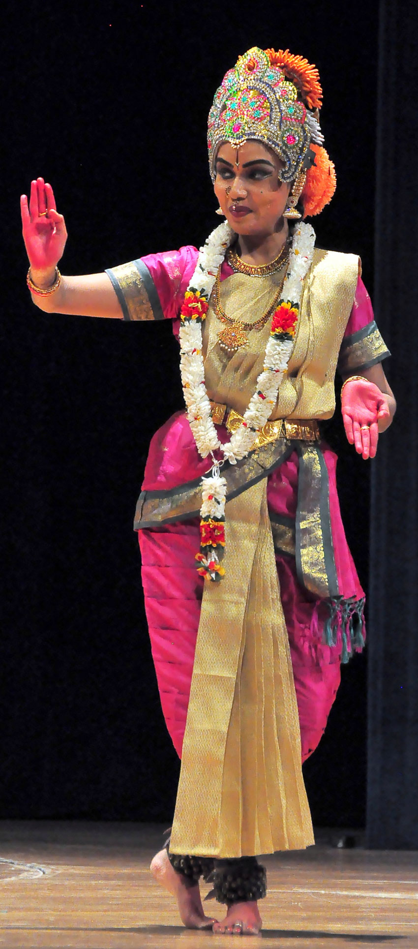 В туркменской столице с успехом прошло выступление индийского ансамбля «Ачутаманаса»