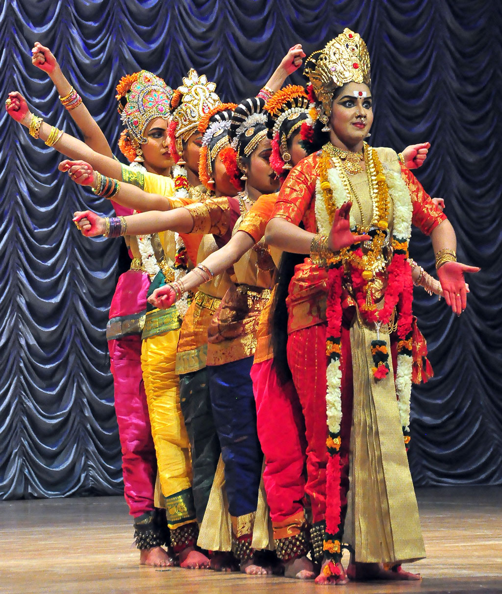 В туркменской столице с успехом прошло выступление индийского ансамбля «Ачутаманаса»