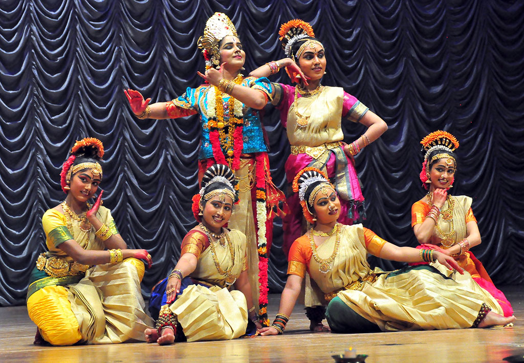 Turkmen holds successful performance of Indian dance band Achtamanasa 