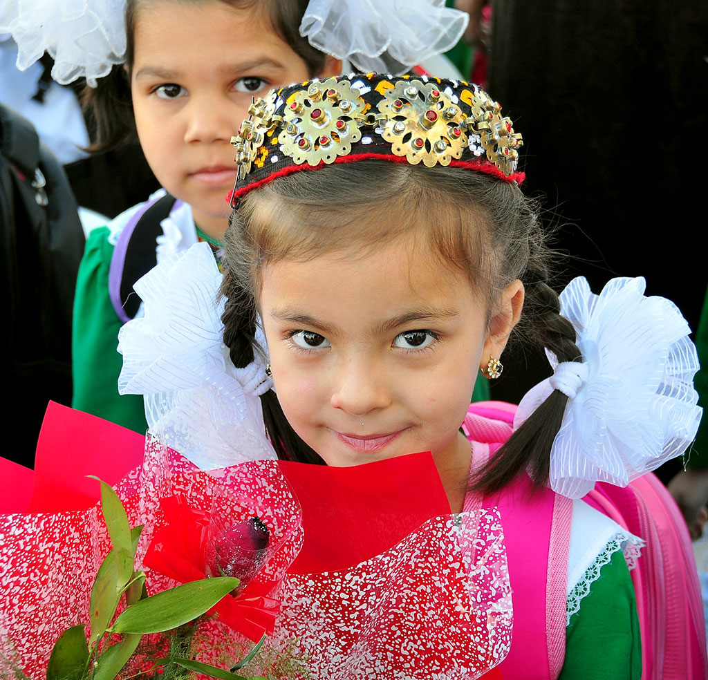 Turkmen first-graders were gifted netbooks on behalf of the Head of the state 