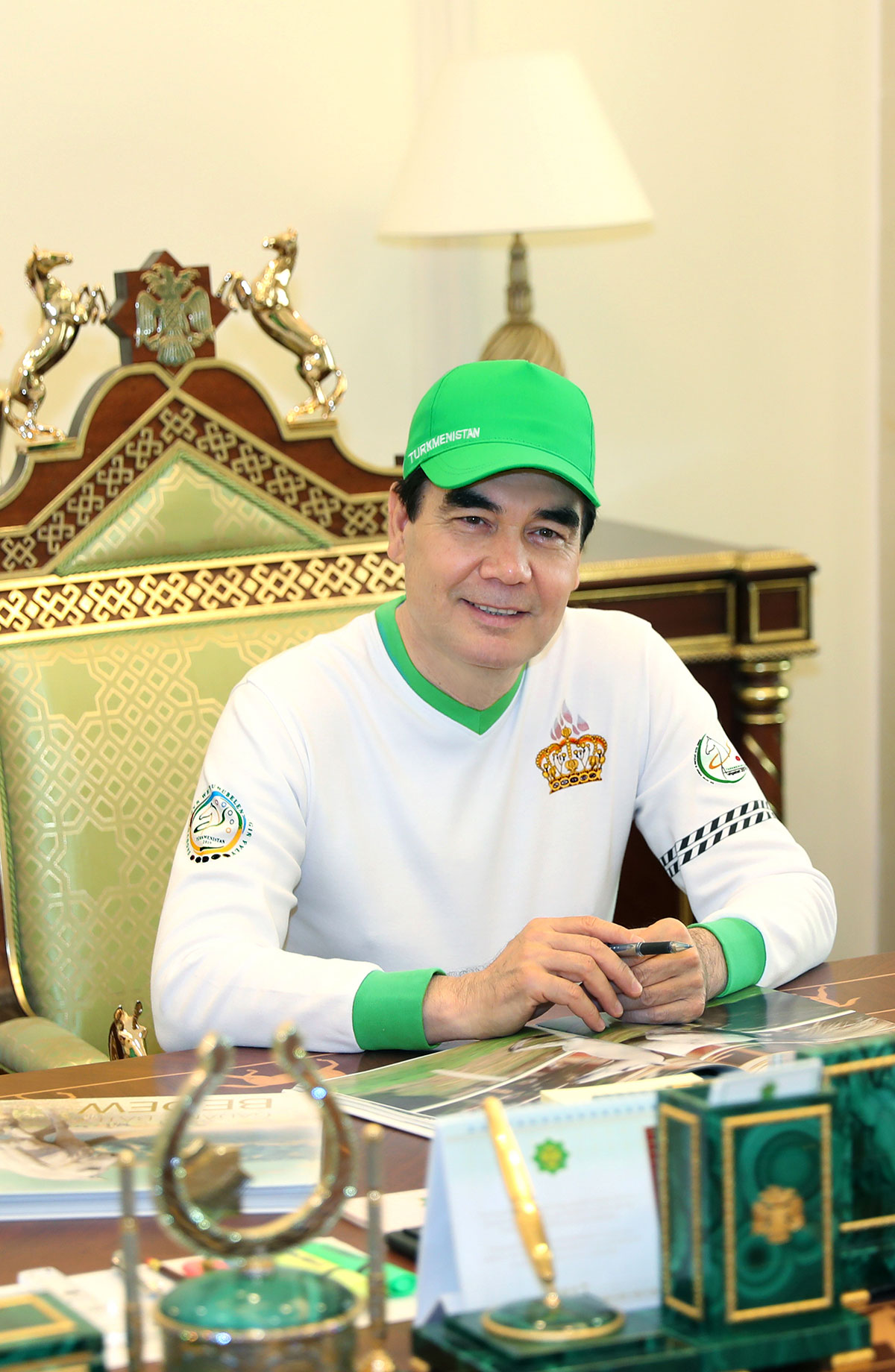 The head of state begins the work on a new book