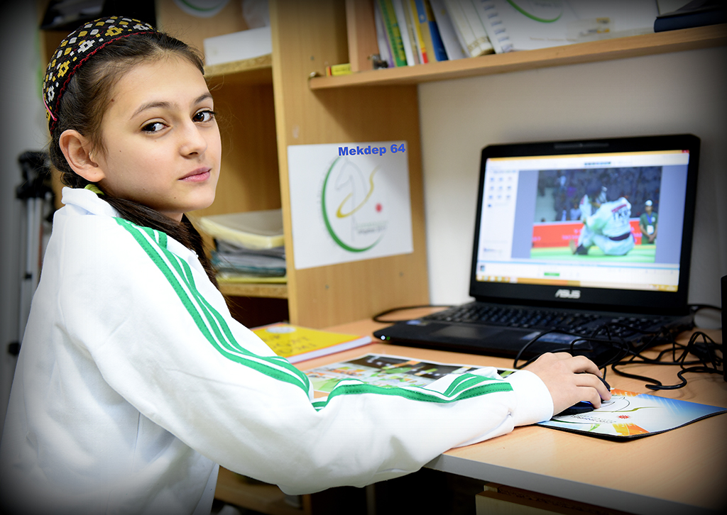 Members of school photo studio Mekdep Media are among the volunteers of V Asian Games