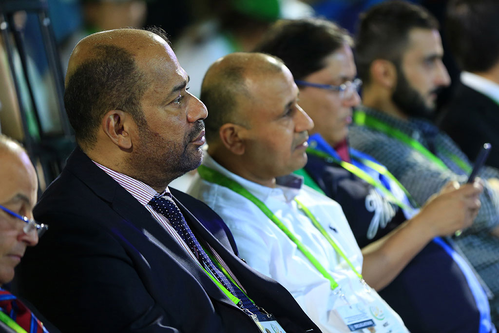 The award ceremony of the presents to refugee sportsmen takes place in the Olympic village 