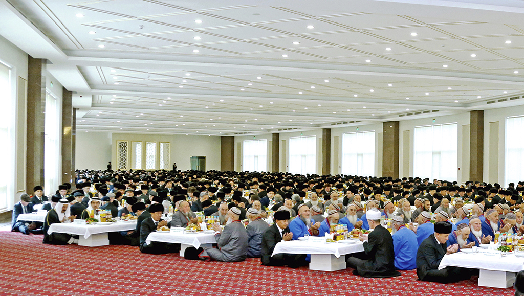 President Gurbanguly Berdimuhamedov took part in the ceremony dedicated to the Day of Memory