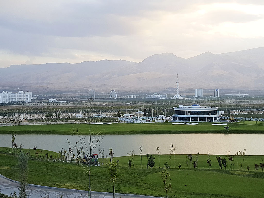 Aşgabadyň gözel seýilgäh zolagynda  ýurdumyzda ilkinji golf-klub açylar