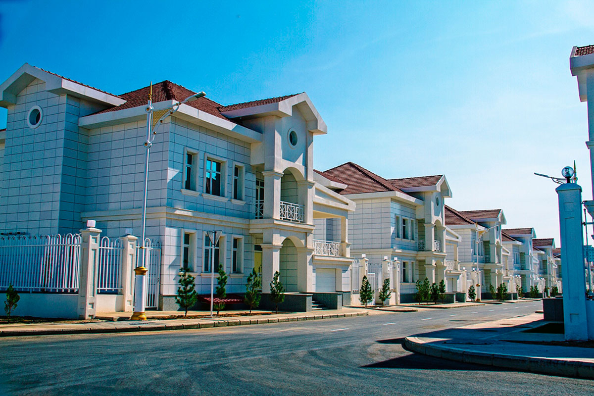 The President of Turkmenistan opens new large living complex in Ashgabat 