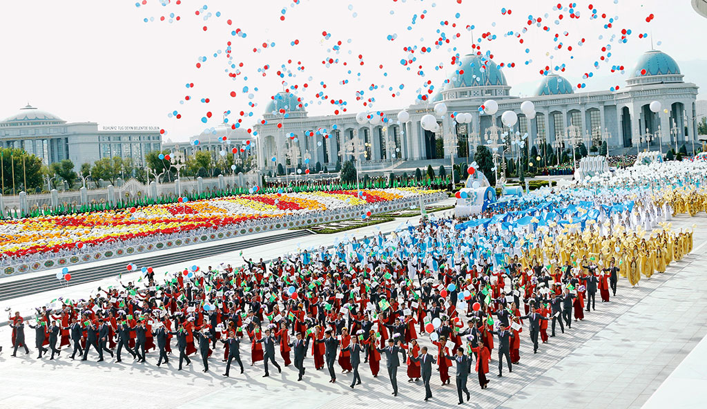 Festive parade on occasion of the Independence Day in Ashgabat 