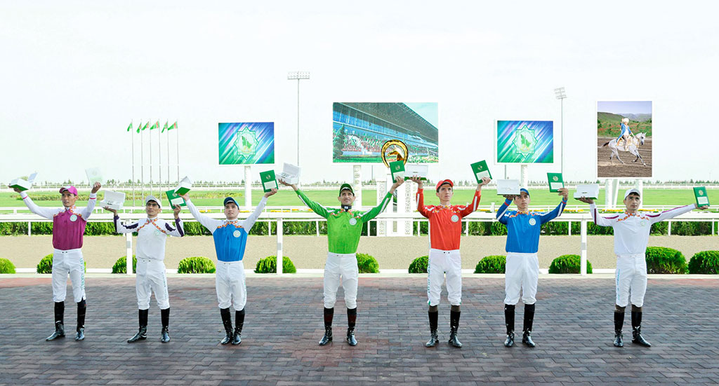 The Head of the State is honoured guest of celebration equestrian tournament 