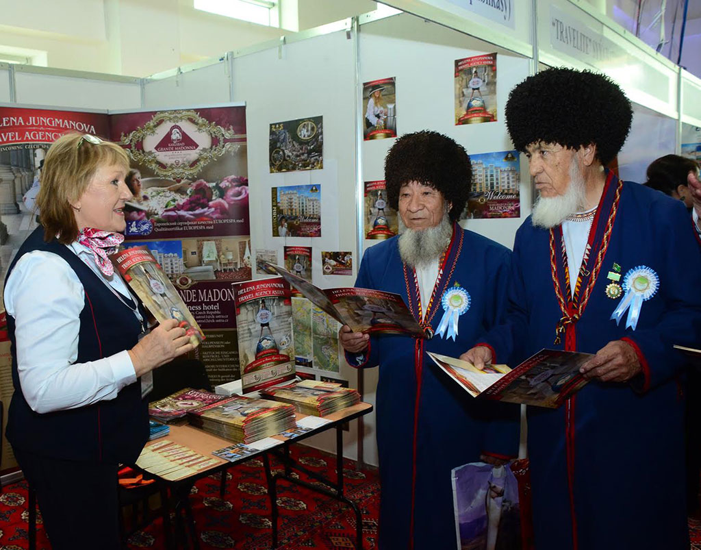 В Авазе открылся международный туристический форум 
