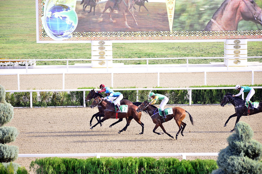 Turkmenistan citizens celebrate the Harvest Holiday