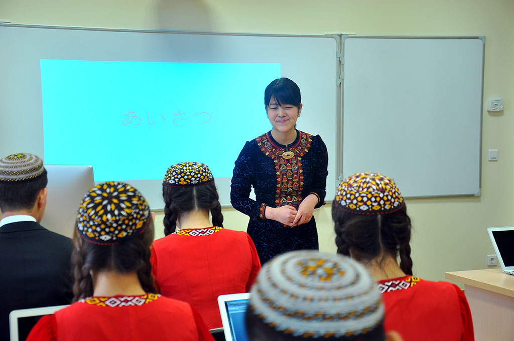 The Memorandum on Academic Exchange of Students signed between International University for the Humanities and Development and the Tokyo University of International Studies