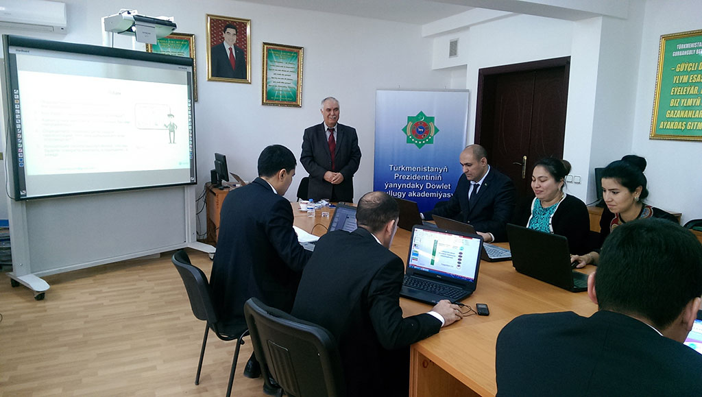 Digital educational environment: international experience and national practices 