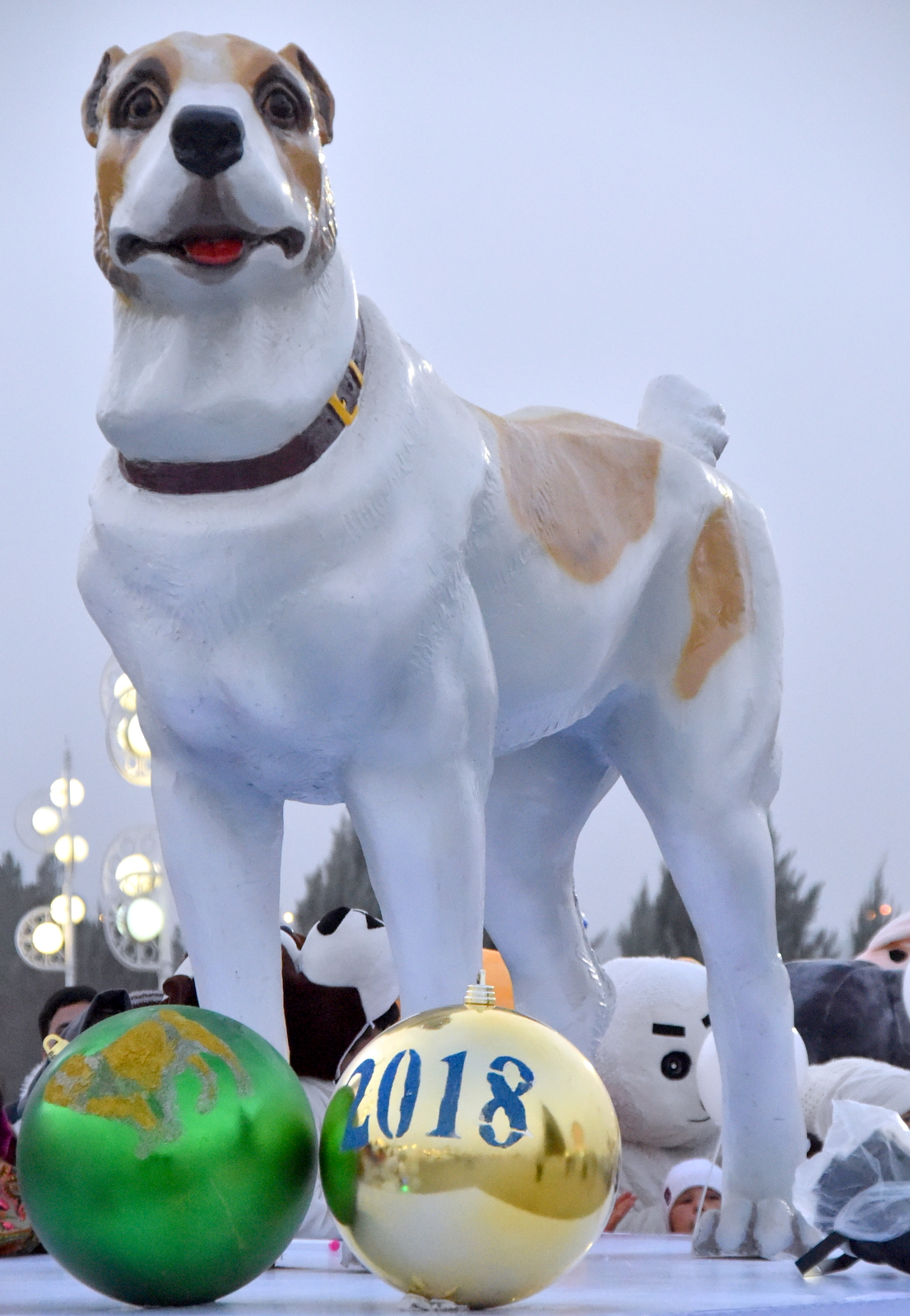 The main New Year tree of the country turns on the lights 