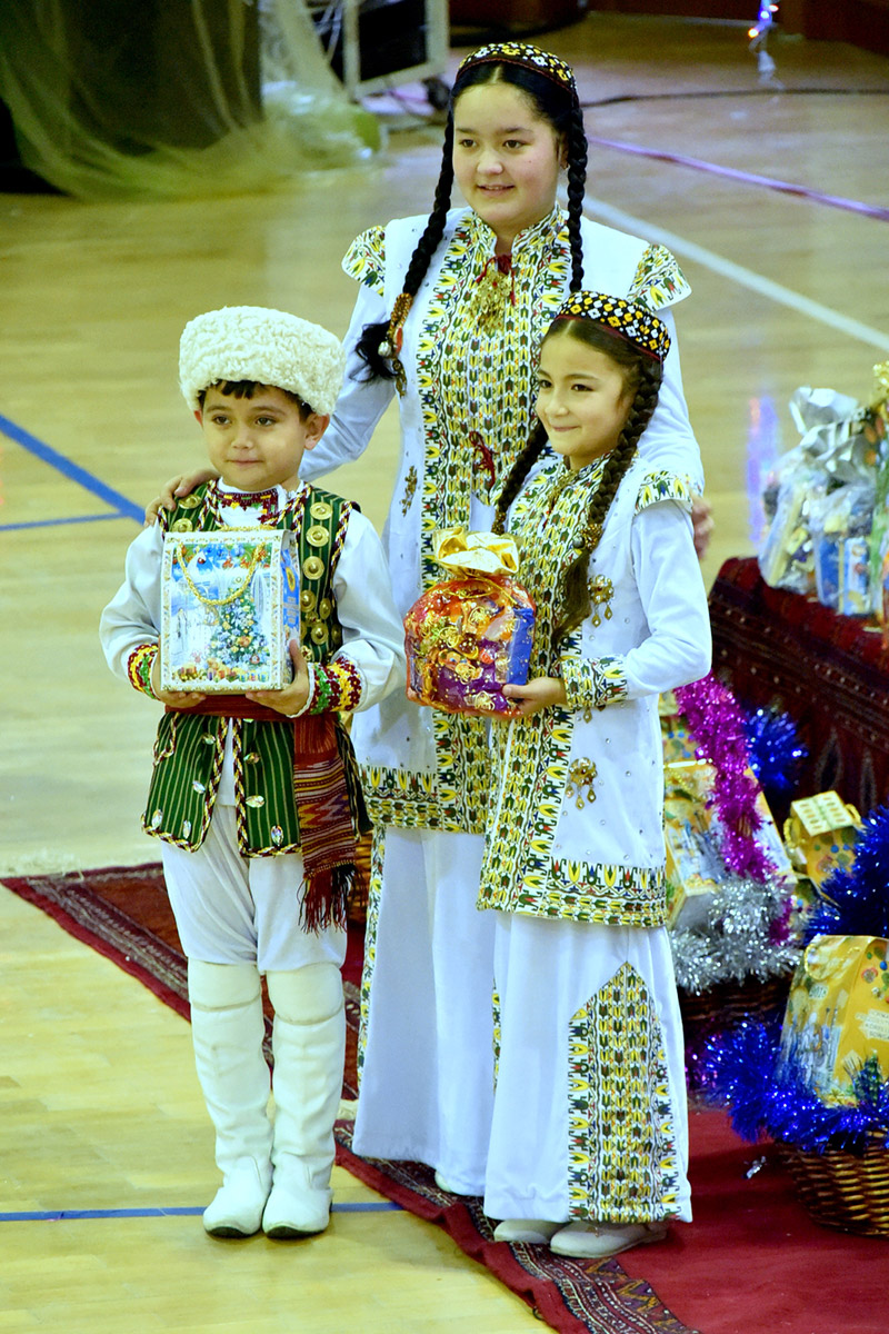 New Year celebration with the gifts giving on behalf of the head of state took place in the Orphan Palace 