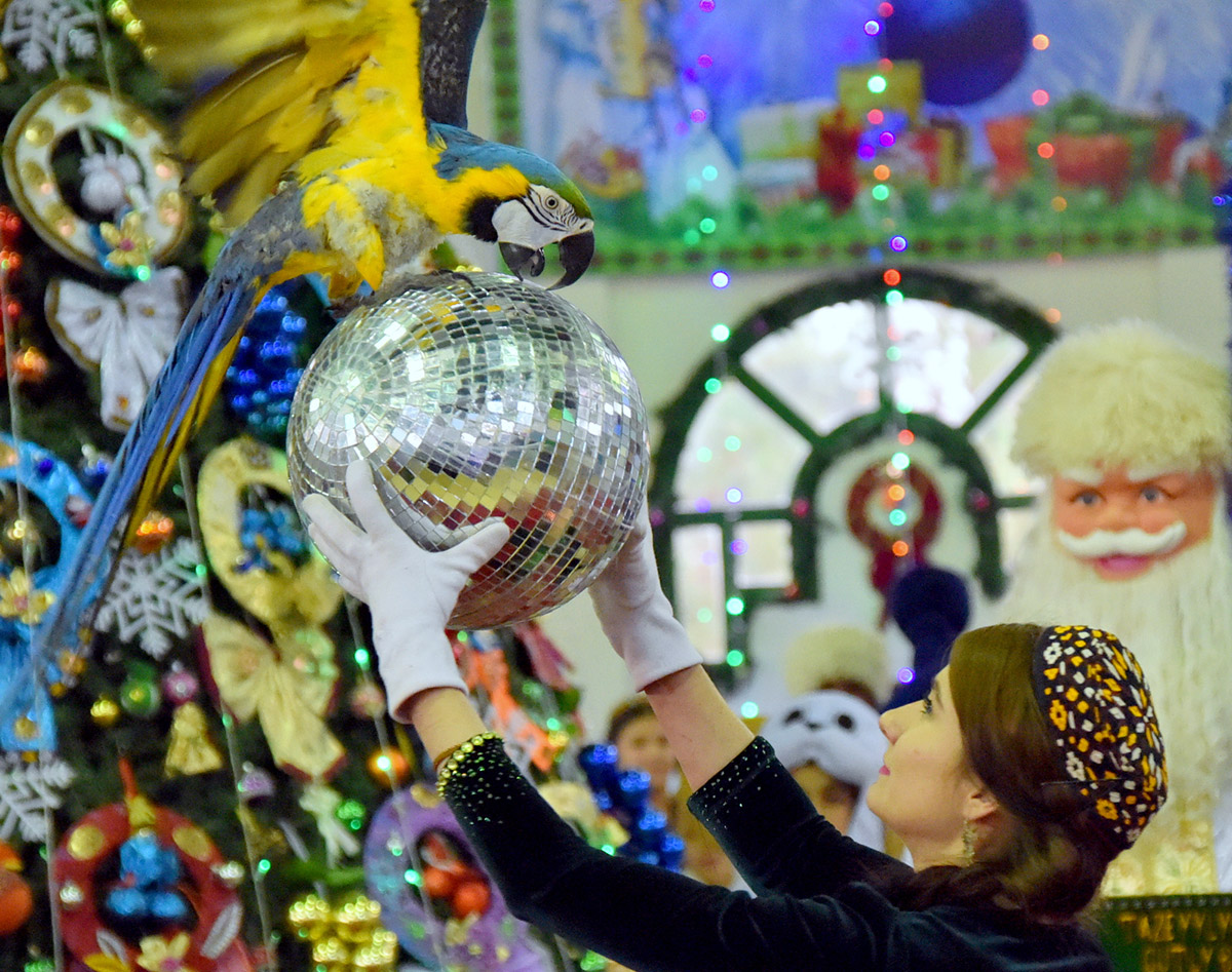 New Year celebration with the gifts giving on behalf of the head of state took place in the Orphan Palace 