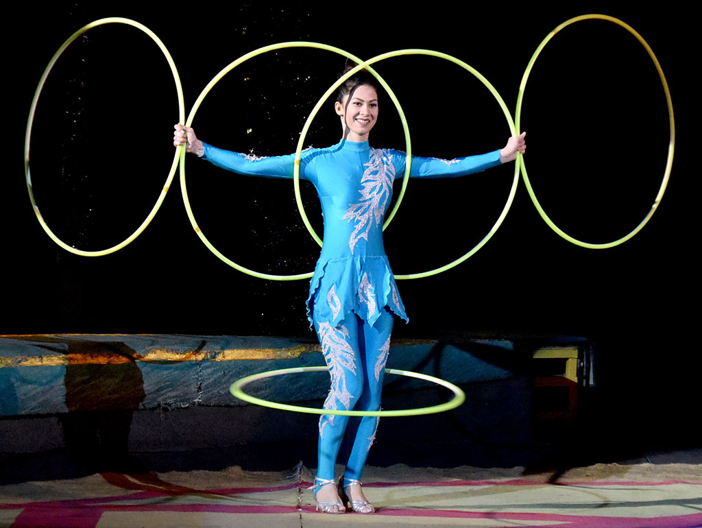 The state circus staff prepared the creatively and eventful New Year's program with tricks