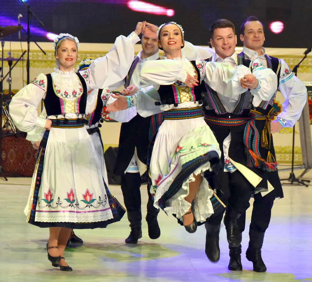 Mukams Palace hosted a concert of popular Belarusian performers and ensembles