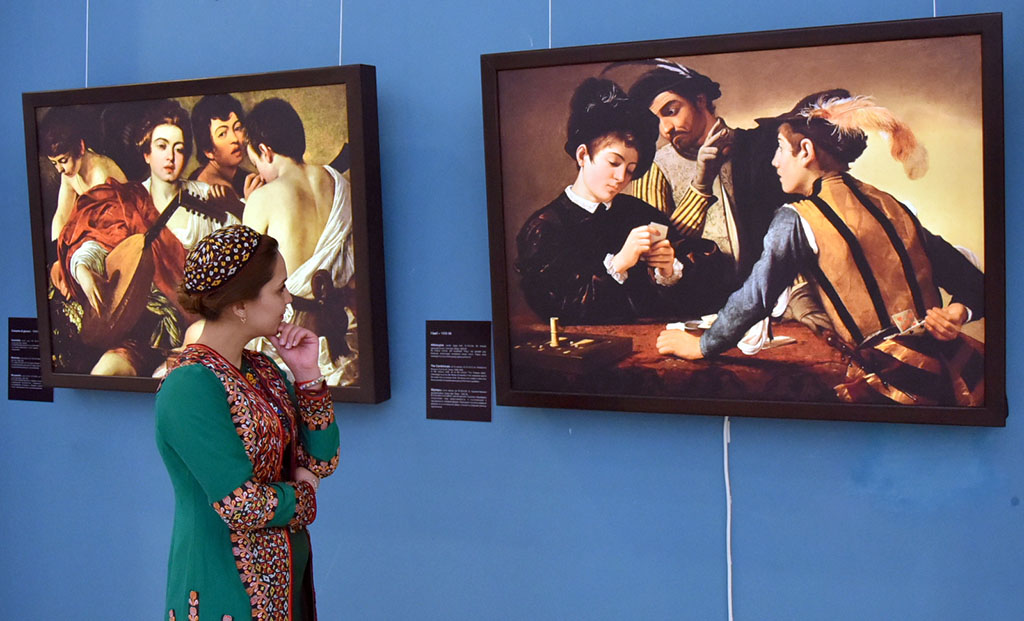 Michelangelo's canvases travel the route of the Great Silk Road