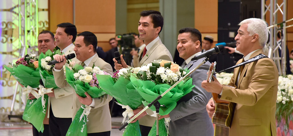 В конференц-зале Торгово-промышленной палаты состоялось торжество, посвящённое Международному женскому дню