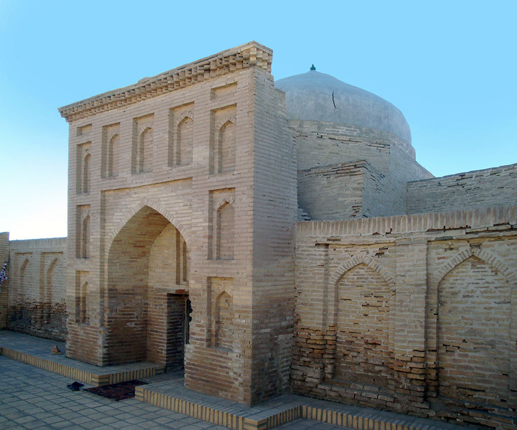 The name of the medieval scholar Sheikh Ibn Hajib is associates with one of the monuments of Kunyaurgench 