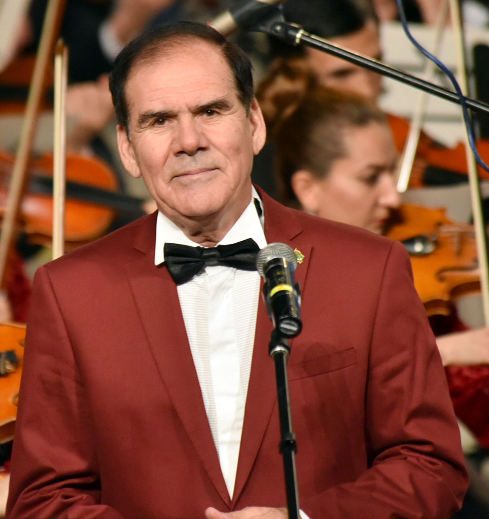 Resul Gylyjowyň ýolbaşçylygyndaky orkestr Nury Halmämmedowyň sazlaryny ýerine ýetirdi